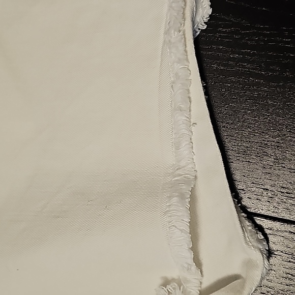 GAP White Denim Short - Picture 5 of 7